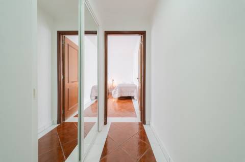 Prédio Urbano em Propriedade Total com Potencial Residencial - Campo de Ourique / Largo do Rato, Lisboa