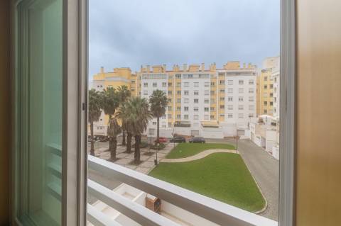 T2 com BOX Urbanização Jardins da Parede