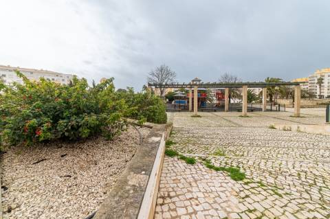 T2 com BOX Urbanização Jardins da Parede