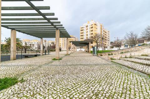 T2 com BOX Urbanização Jardins da Parede