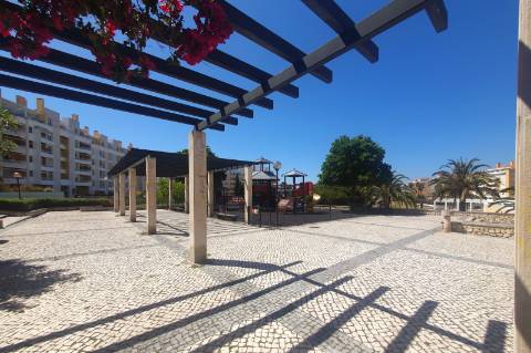 T2 com BOX Urbanização Jardins da Parede