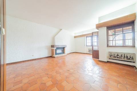 Elegante T3 no Bairro do Rosário em Cascais