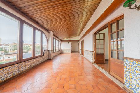 Elegante T3 no Bairro do Rosário em Cascais