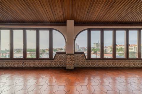 Elegante T3 no Bairro do Rosário em Cascais