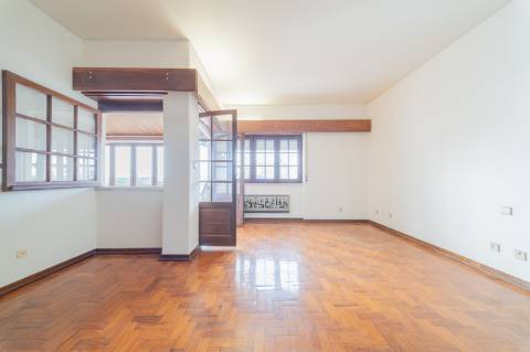 Elegante T3 no Bairro do Rosário em Cascais