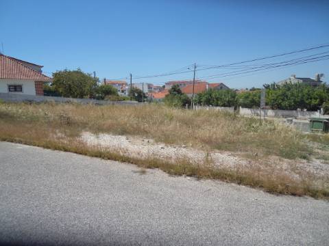 Terreno com 380m² em Almoinha Sesimbra