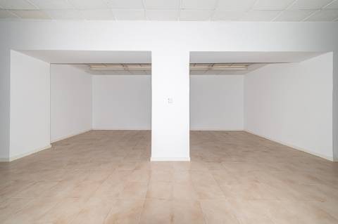 Loja de grande dimensão em zona prime - Rua Latino Coelho
