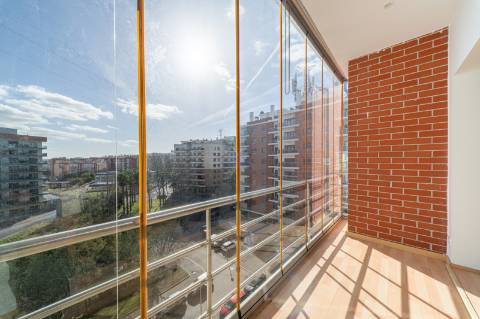 T3 Exclusivo nas Colinas do Cruzeiro: Luz, espaço e sofisticação numa das zonas mais prestigiadas da Grande Lisboa