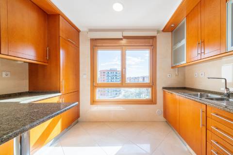 T3 Exclusivo nas Colinas do Cruzeiro: Luz, espaço e sofisticação numa das zonas mais prestigiadas da Grande Lisboa