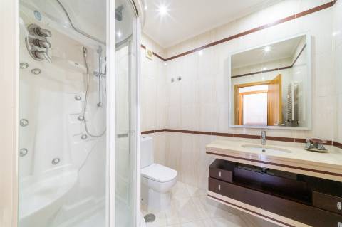 T3 Exclusivo nas Colinas do Cruzeiro: Luz, espaço e sofisticação numa das zonas mais prestigiadas da Grande Lisboa