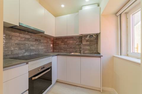 Prédio Reabilitado no Centro Histórico de Setúbal com 6 Apartamentos