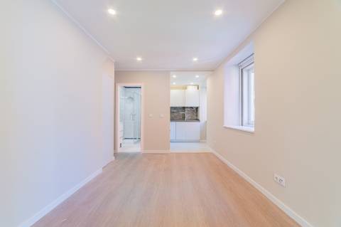 Prédio Reabilitado no Centro Histórico de Setúbal com 6 Apartamentos