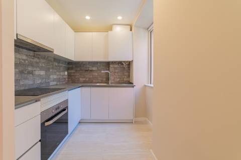 Prédio Reabilitado no Centro Histórico de Setúbal com 6 Apartamentos