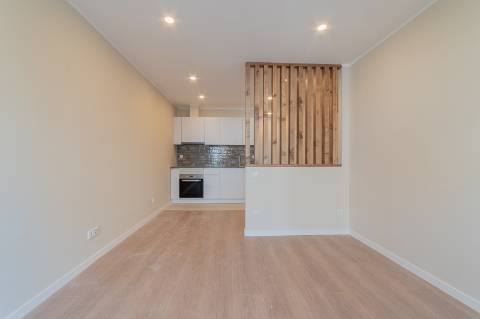 Prédio Reabilitado no Centro Histórico de Setúbal com 6 Apartamentos