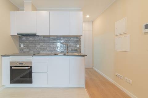 Prédio Reabilitado no Centro Histórico de Setúbal com 6 Apartamentos