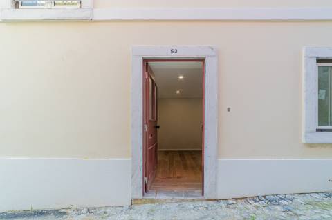 Prédio Reabilitado no Centro Histórico de Setúbal com 6 Apartamentos