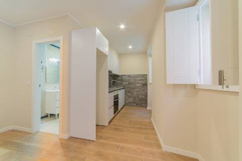 Prédio Reabilitado no Centro Histórico de Setúbal com 6 Apartamentos