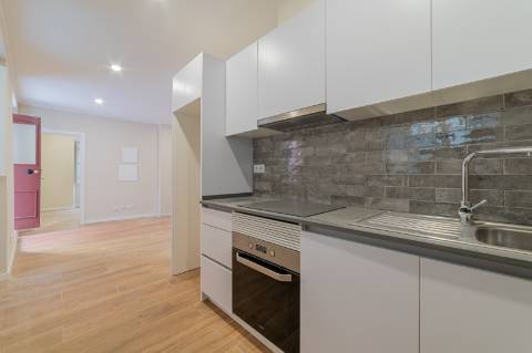 Prédio Reabilitado no Centro Histórico de Setúbal com 6 Apartamentos