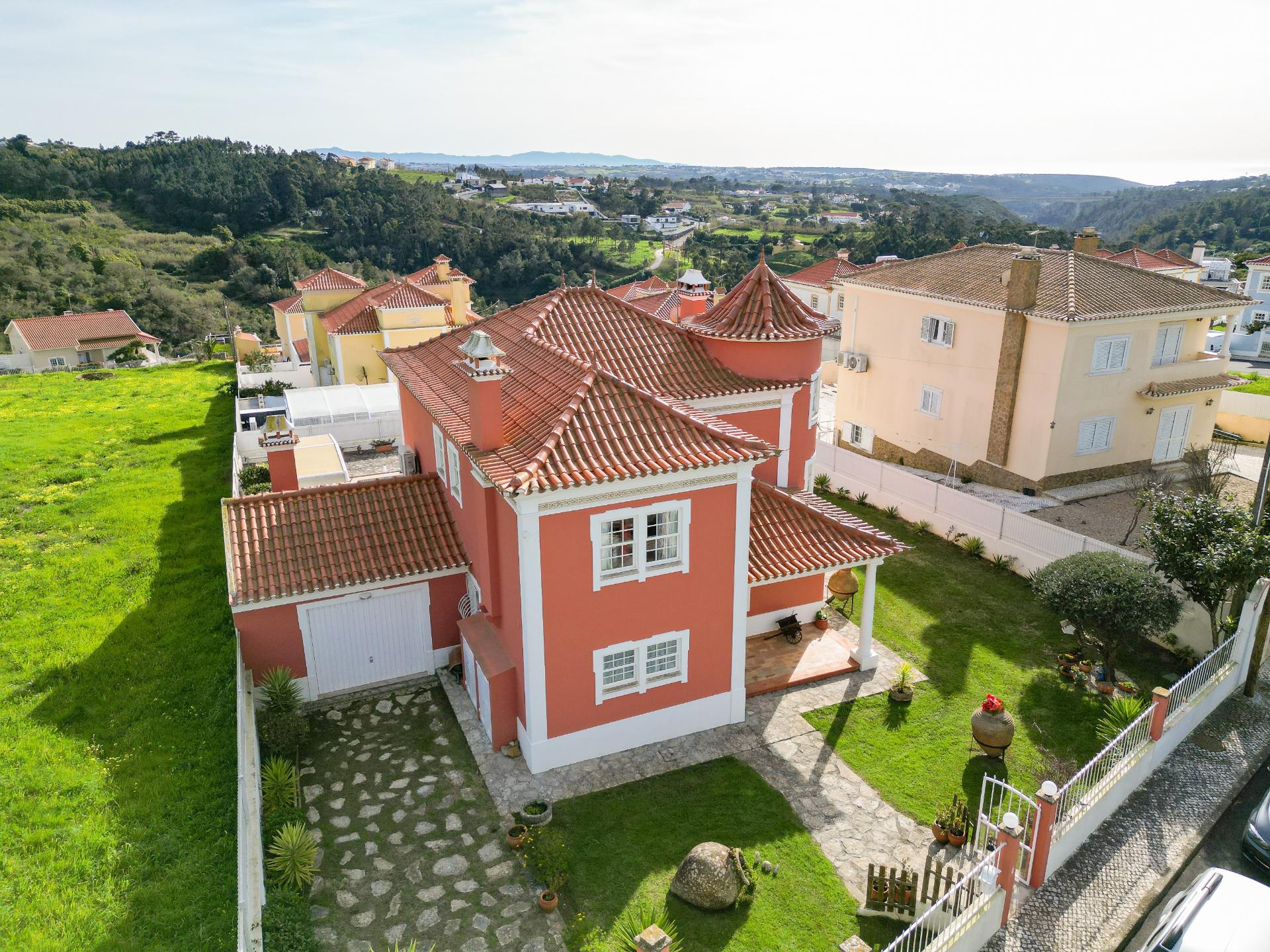 Moradia T3 com Jardim e Piscina entre Mafra e Ericeira