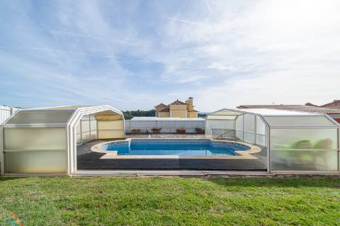 Moradia T3 com Jardim e Piscina entre Mafra e Ericeira