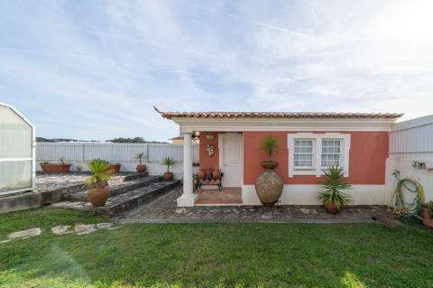 Moradia T3 com Jardim e Piscina entre Mafra e Ericeira