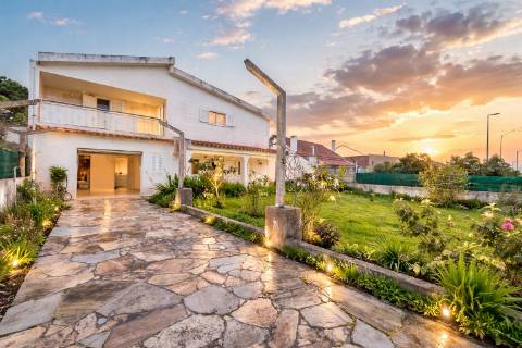 Moradia unifamiliar T3+1 situada na Lagoa de Albufeira