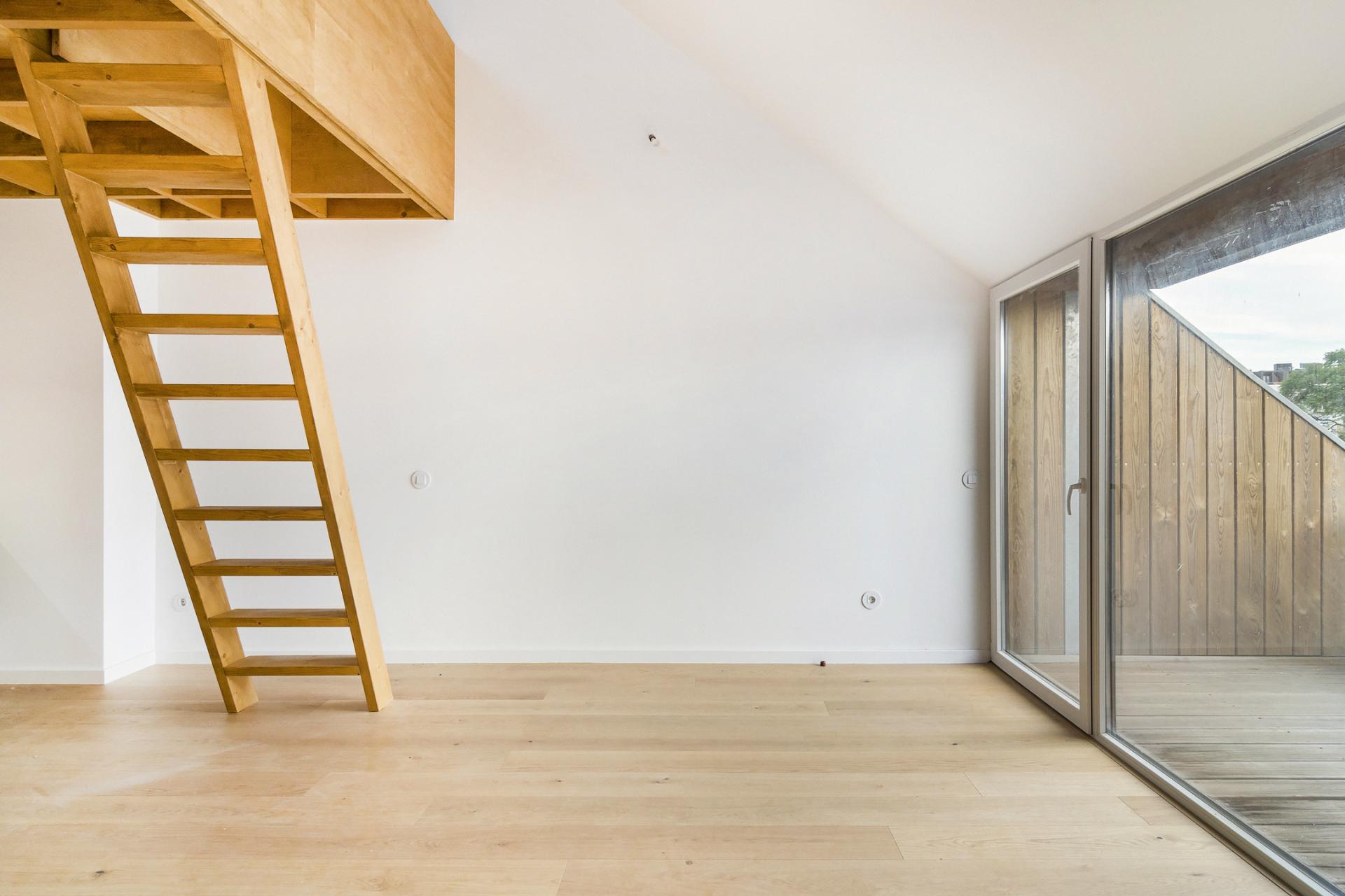 Apartamento com mezanine e tetos altos | Príncipe Real / Rato