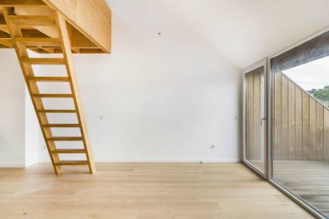 Apartamento com mezanine e tetos altos | Príncipe Real / Rato