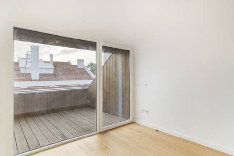 Apartamento com mezanine e tetos altos | Príncipe Real / Rato