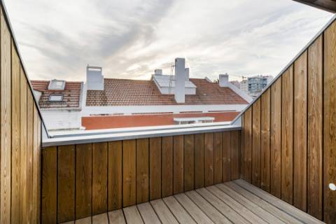 Apartamento com mezanine e tetos altos | Príncipe Real / Rato