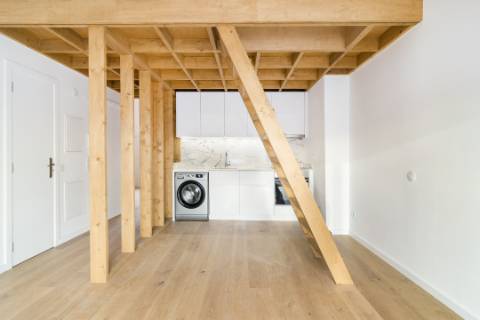 Apartamento com mezanine e tetos altos | Príncipe Real / Rato