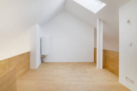 Apartamento com mezanine e tetos altos | Príncipe Real / Rato