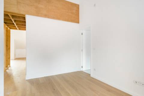 Apartamento com mezanine e tetos altos | Príncipe Real / Rato