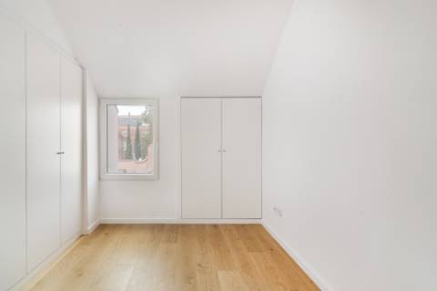 Apartamento com mezanine e tetos altos | Príncipe Real / Rato