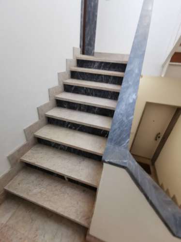 Apartamento com mezanine e tetos altos | Príncipe Real / Rato