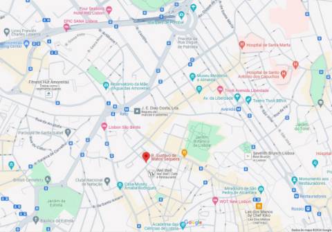 Apartamento com mezanine e tetos altos | Príncipe Real / Rato