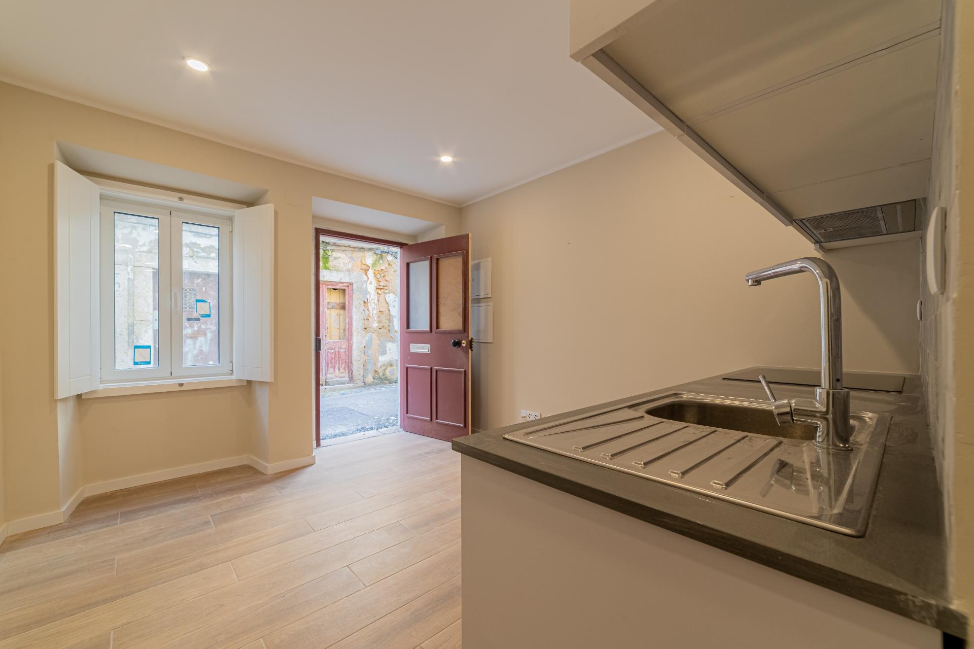 T0 Renovado no Centro Histórico de Setúbal - Ideal para Investimento