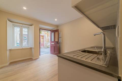 T0 Renovado no Centro Histórico de Setúbal - Ideal para Investimento