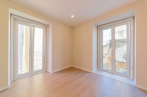 T1 Moderno no 1º Piso - Centro Histórico de Setúbal