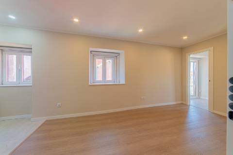 T1 no 2º Piso - Apartamento Renovado no Centro Histórico