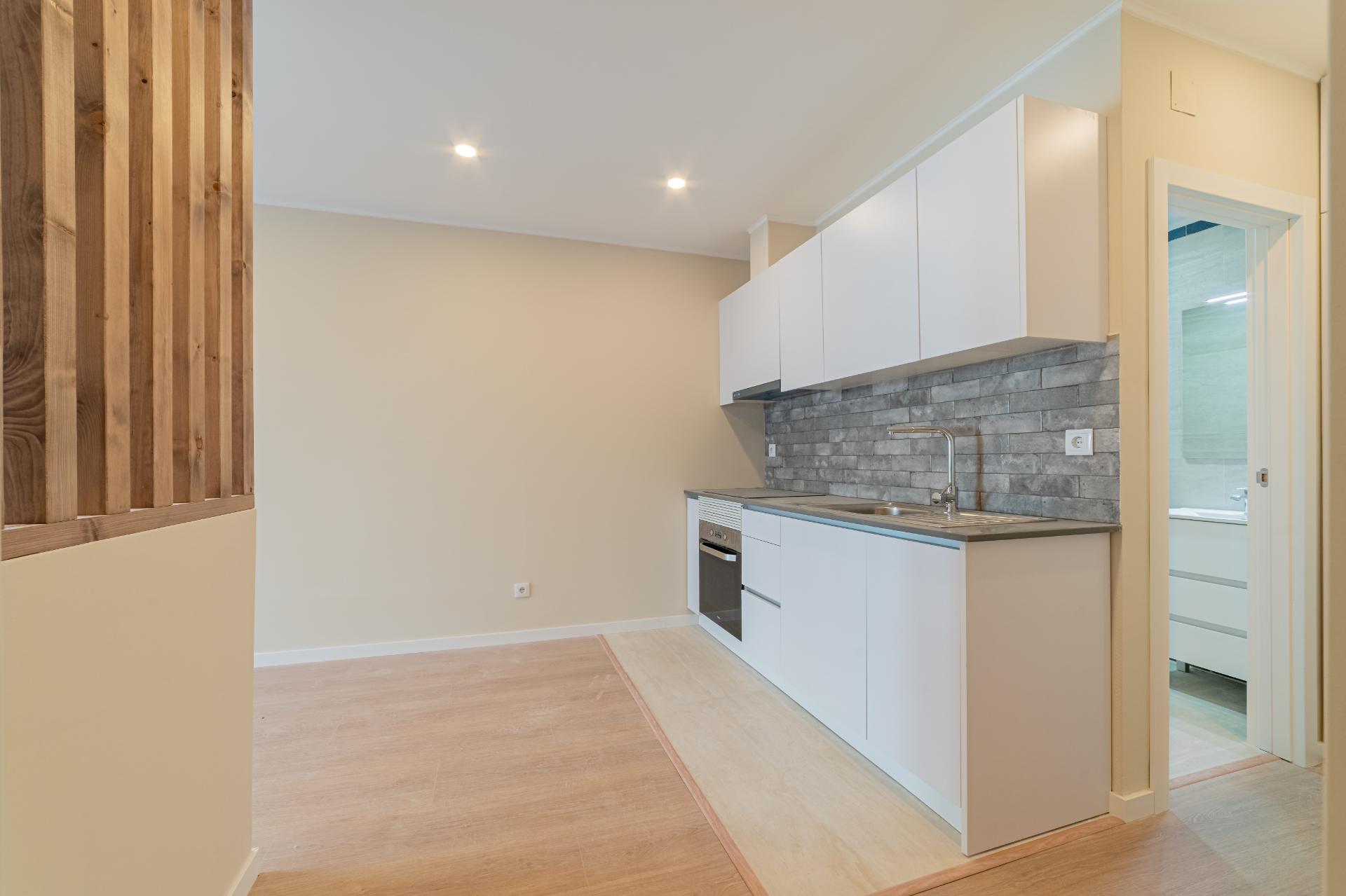 T0 Luminoso no 1º Piso - Vida Urbana no Centro de Setúbal