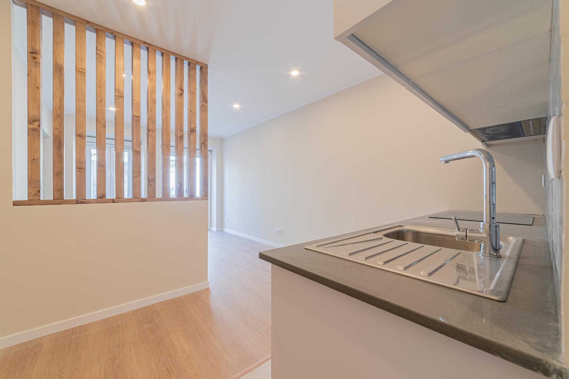 T0 Luminoso no 1º Piso - Vida Urbana no Centro de Setúbal