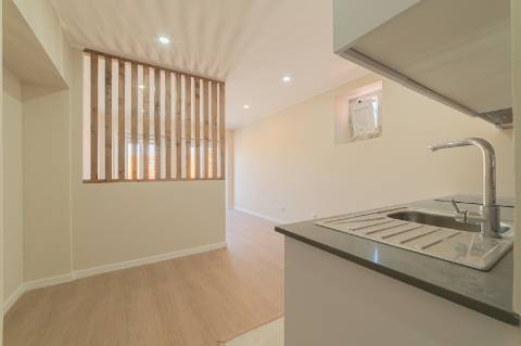 T0 no 2º Piso - Apartamento Renovado no Centro de Setúbal