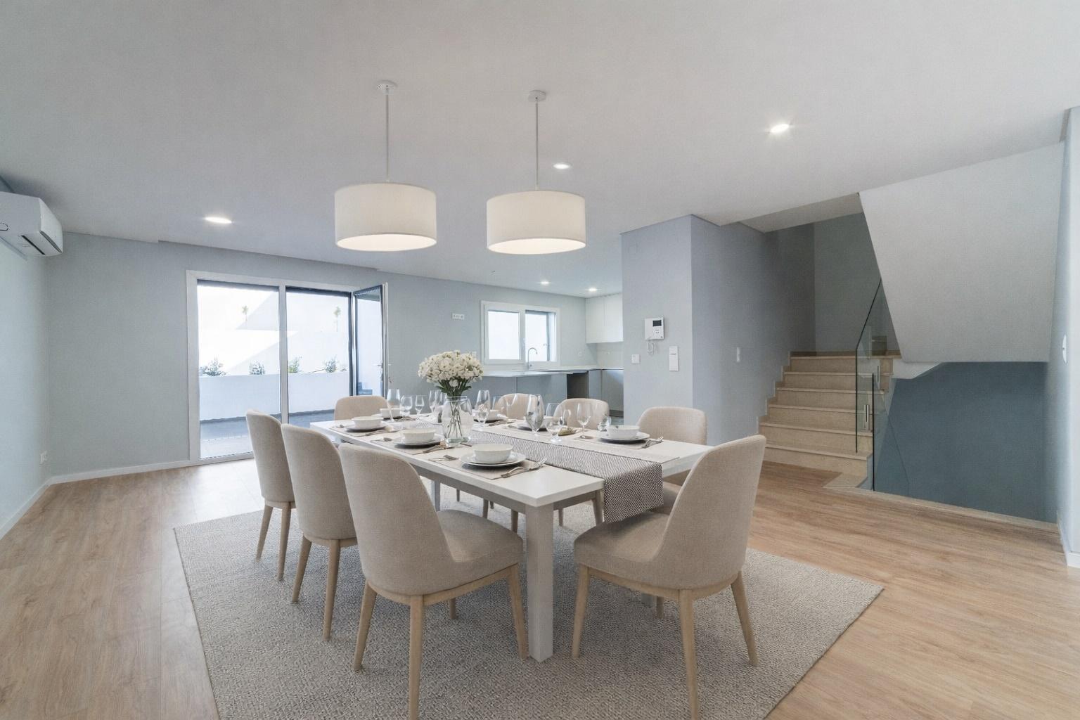 Moradia T3 em Caneças, com excelente jardim e garagem