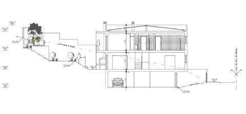 Moradia T3 em Caneças, com excelente jardim e garagem