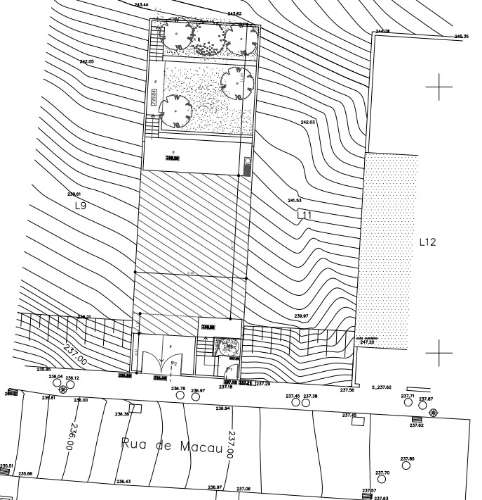 Moradia T3 em Caneças, com excelente jardim e garagem