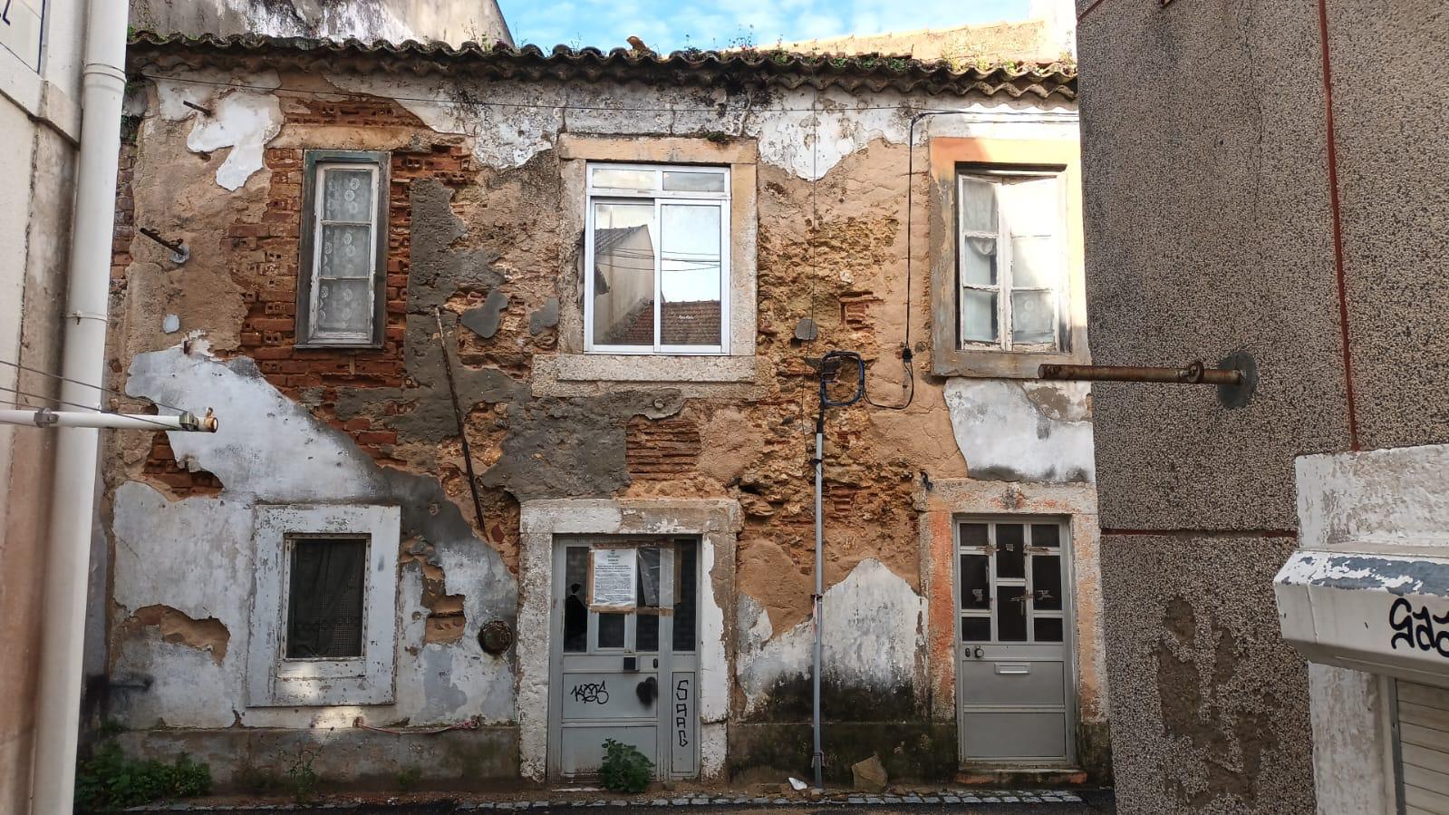 Prédio - Oportunidade de Reabilitação no Centro Histórico do Seixal- Vista Rio