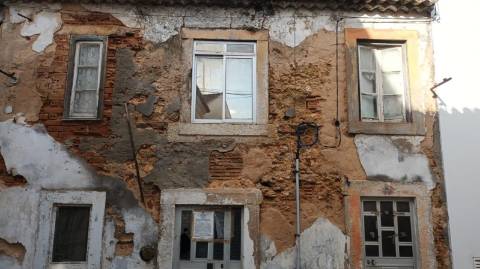 Prédio - Oportunidade de Reabilitação no Centro Histórico do Seixal- Vista Rio