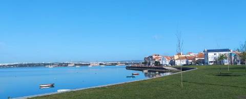 Prédio - Oportunidade de Reabilitação no Centro Histórico do Seixal- Vista Rio