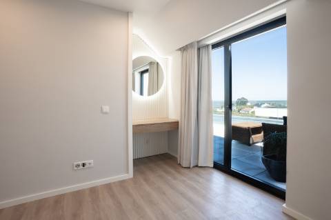 T4Duplex com varandas e terraço Sofisticação e Exclusividade em Aveiro